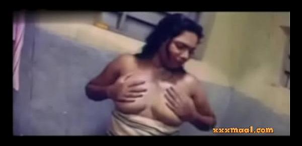  xxxmaal.com-Sindhu Hot Seducing Bath Boobs Nipples